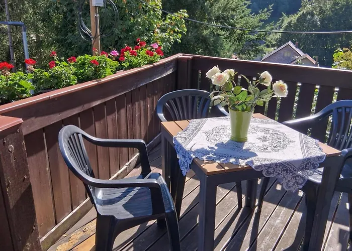 Nyaraló Helga Emsetal